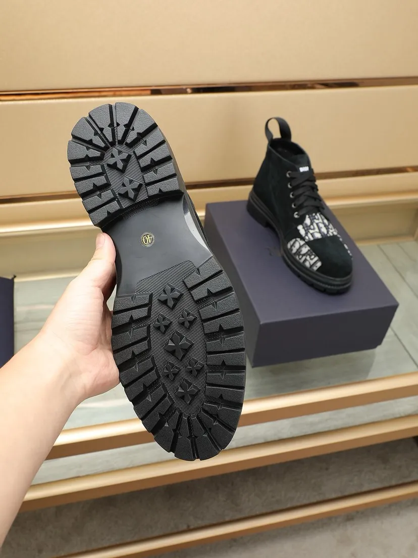 Factory P460 men's shoes💰【Dior】Dior✨ is online simultaneously👏 This casual sports shoe is a new product in the series and continues Di*r's classic style. The upper is made of original first-layer cowhide, paired with a textured outsole, and the brand's iconic details are on the side openings to enhance the style. Fashionable and versatile. Create a casual look. Size: 38-44 (45 customized)